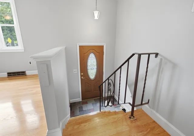 5th image of 203 Hobart St, Braintree, MA 02184 | MLS# 73568039