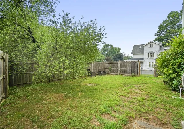 42nd image of 65 67 Nonotuck St, Florence, MA 01062 | MLS# 73552049