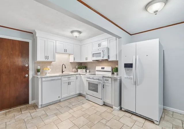 Homes for sale in Northborough, MA | 39 Pleasant St, Northborough, MA 01532