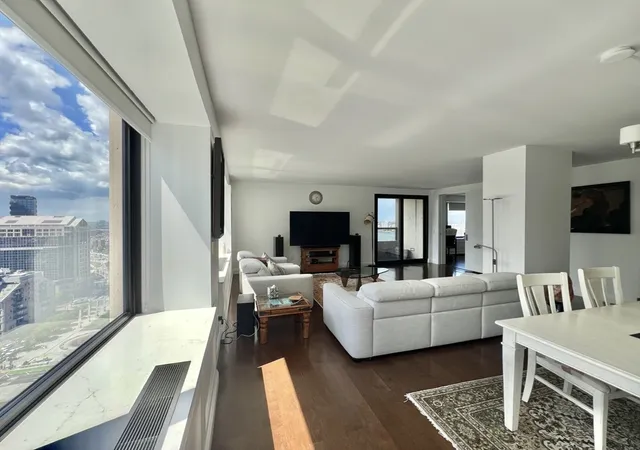 Homes for sale in Boston, MA | 65 E India Row #23B, Boston, MA 02110 | MLS# 73537116