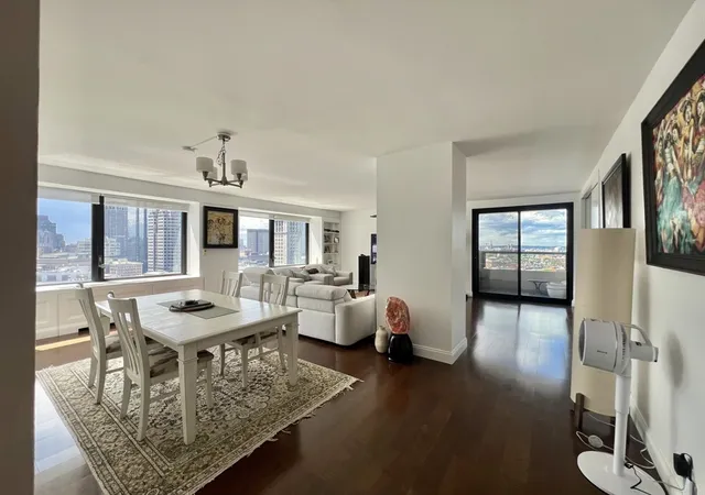 Homes for sale in Boston, MA | 65 E India Row #23B, Boston, MA 02110 | MLS# 73537116
