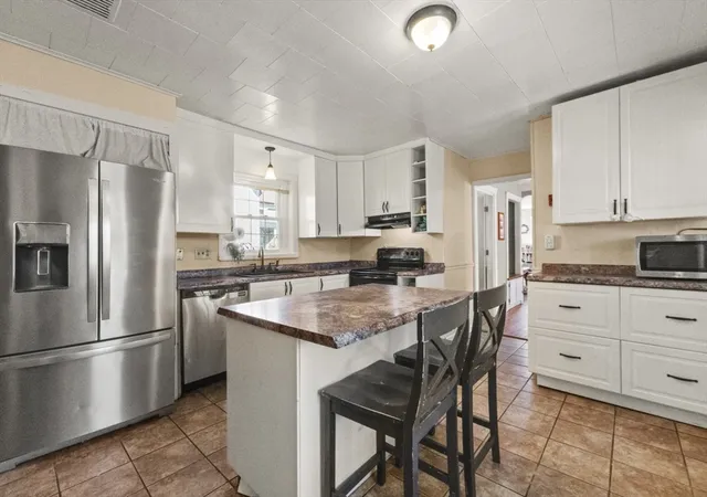 Homes for sale in Leominster, MA | 42 Vine Street, Leominster, MA 01453 | MLS# 73540618