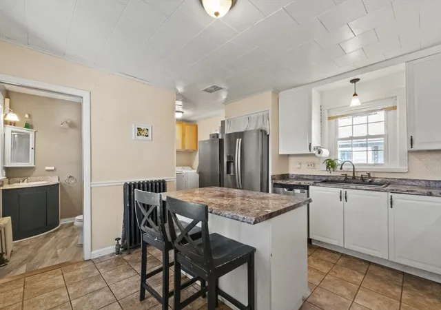 Homes for sale in Leominster, MA | 42 Vine Street, Leominster, MA 01453 | MLS# 73540618