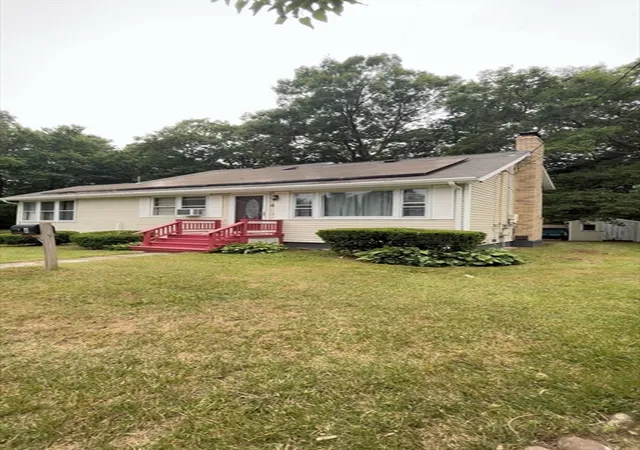 3rd image of 4 Baltic Ave, Brockton, MA 02302 | MLS# 73550595