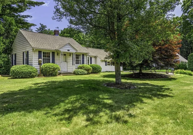 Homes for sale in Springfield, MA | 1855 Parker St, Springfield, MA 01128 | MLS# 73546005