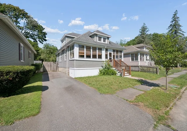 3rd image of 256 Green St, Fairhaven, MA 02719 | MLS# 73555200