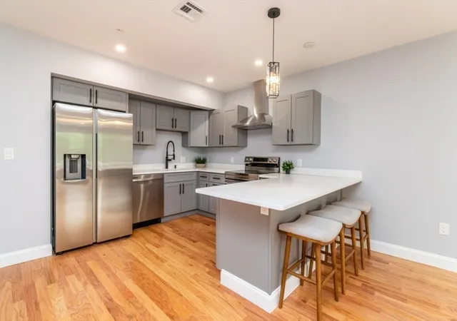 3rd image of 585 Washington Street #307, Quincy, MA 02169 | MLS# 73565377