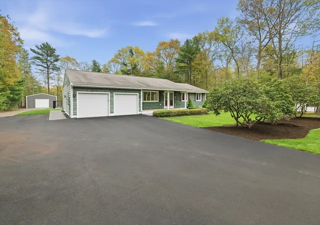 2nd image of 864 Locust St, Raynham, MA 02767 | MLS# 73523205