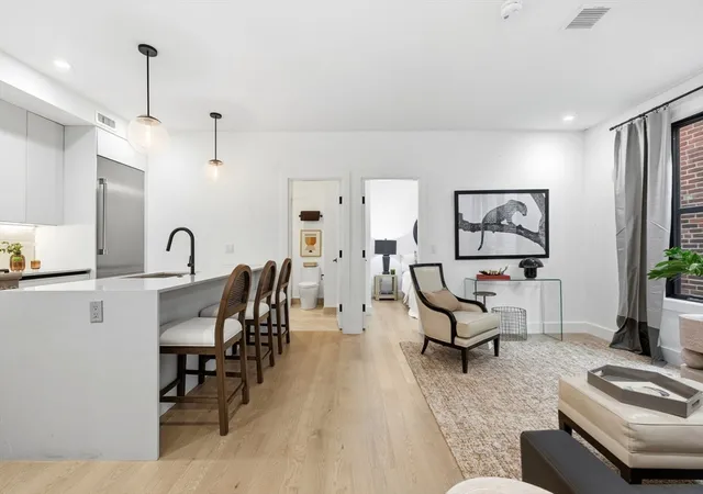 2nd image of 472 W Broadway #202, South Boston, MA 02127 | MLS# 73538917