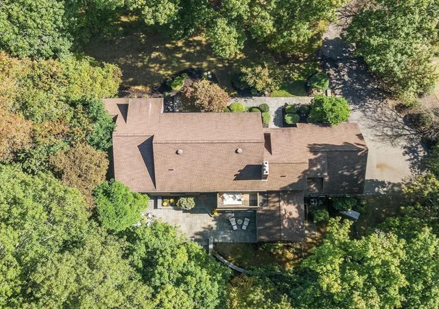 Photo 4 of Single family home for sale at 35 Bonny Lane, North Andover, MA 01845 | MLS# 73438757 | Listing updated on 2025-10-17