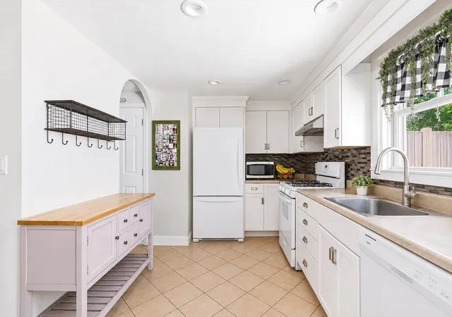 Homes for sale in Marshfield, MA | 47 Old Colony Ln #240, Marshfield, MA 02050 | MLS# 73534209
