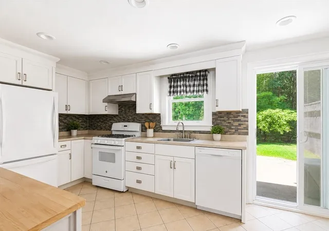 Homes for sale in Marshfield, MA | 47 Old Colony Ln #240, Marshfield, MA 02050 | MLS# 73534209