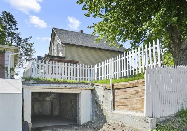 3rd image of 615 North Main Street, Leominster, MA 01453 | MLS# 73536052