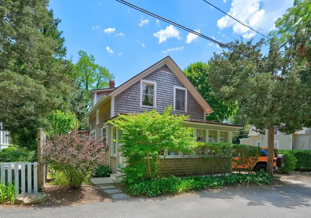 2nd image of 27 Laurel Avenue, Oak Bluffs, MA 02557 | MLS# 73540741
