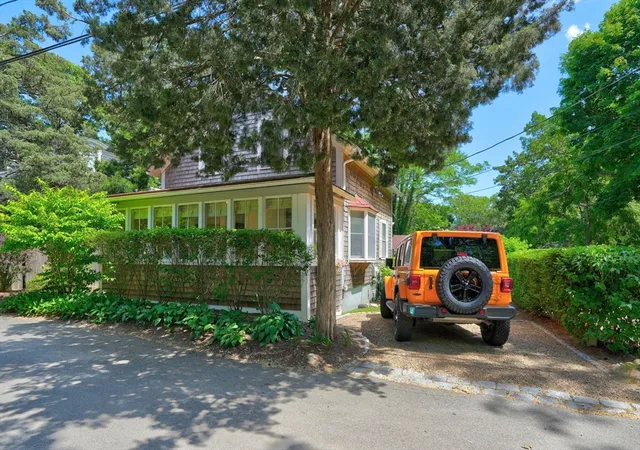 3rd image of 27 Laurel Avenue, Oak Bluffs, MA 02557 | MLS# 73540741