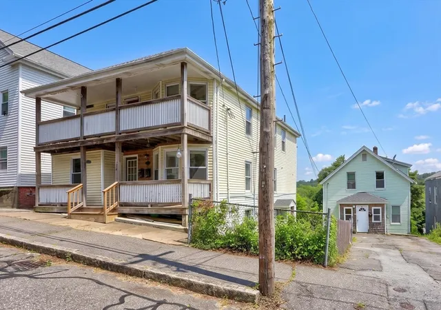 Homes for sale in Webster, MA | 214 High St, Webster, MA 01570 | MLS# 73546215