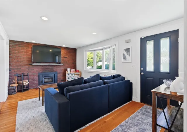 4th image of 16 Robert Ave, Woburn, MA 01801 | MLS# 73567848