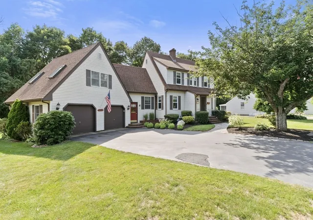 42nd image of 17 Perry Ave, Lynnfield, MA 01940 | MLS# 73552894