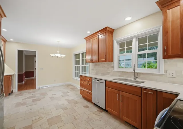 Homes for sale in Wilbraham, MA | 20 Shirley St, Wilbraham, MA 01095 | MLS# 73548311