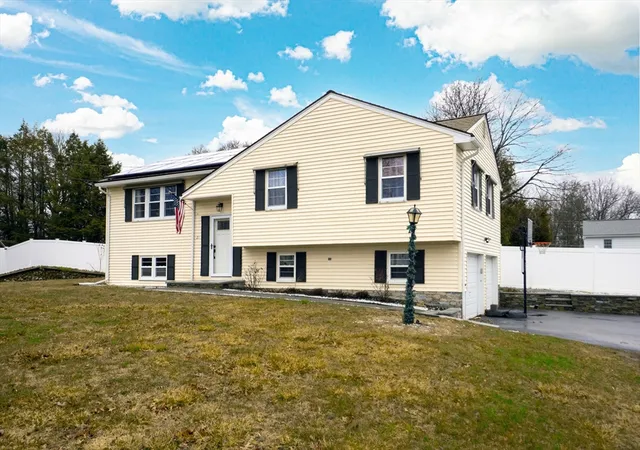Homes for sale in Milford, MA | 21 Taft St, Milford, MA 01757 | MLS# 73513445