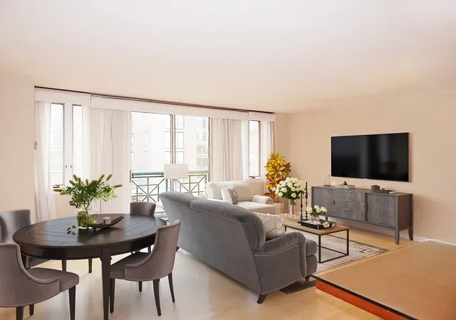 1st image of 10 Rogers #211, Cambridge, MA 02142 | MLS# 73564369