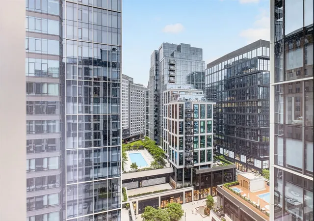 Homes for sale in Boston, MA | 133 Seaport Blvd #1517, Boston, MA 02210 | MLS# 73528047