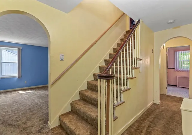 Photo 3 of Sale Pending at 27 Kinnicutt Rd, Worcester, MA 01602 | MLS# 73536604 | Listing updated on 2026-09-03
