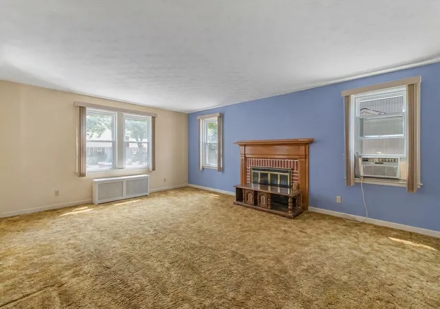 Photo 3 of Sale Pending at 27 Kinnicutt Rd, Worcester, MA 01602 | MLS# 73536604 | Listing updated on 2026-09-03
