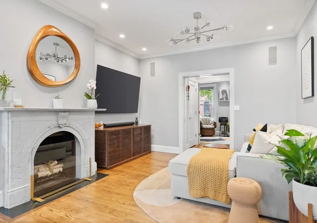 3rd image of 135 W Concord St #1, Boston, MA 02118 | MLS# 73498246