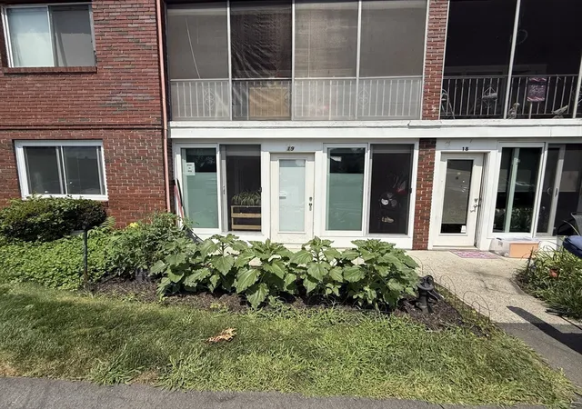 2nd image of 32 Park Ave #19, West Springfield, MA 01089 | MLS# 73554229