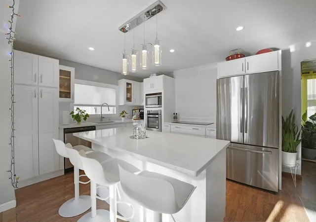 2nd image of 28 Weaver St, New Bedford, MA 02740 | MLS# 73320491