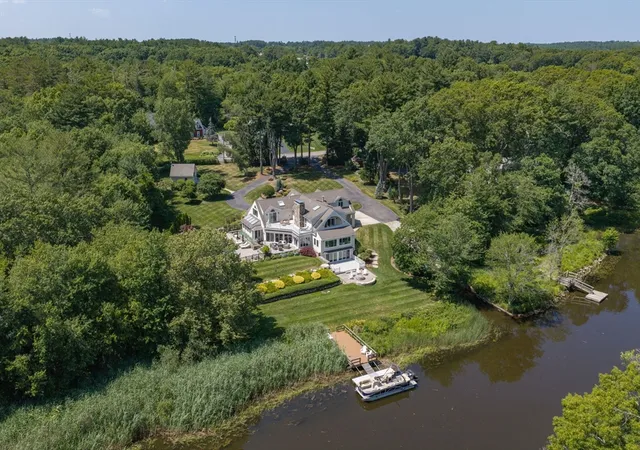 3rd image of 112 River Rd, Hanover, MA 02339 | MLS# 73544938