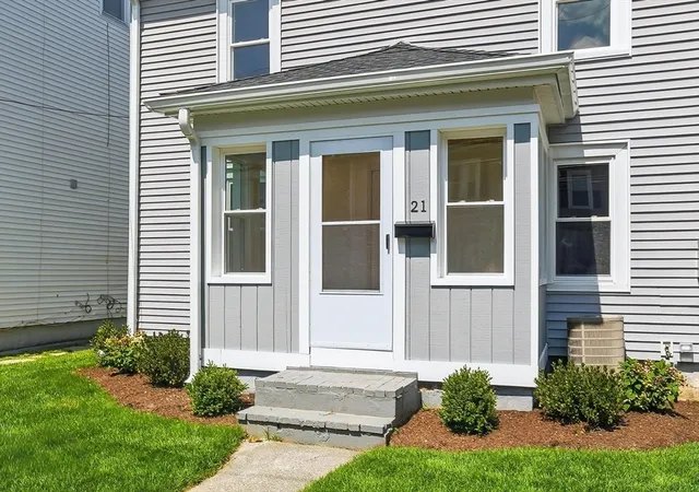 Photo 2 of Single family home for sale at 21 Chestnut St, Woburn, MA 01801 | MLS# 73568134 | Listing updated on 2026-09-17