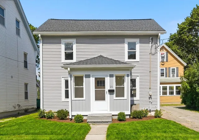 Photo 3 of Single family home for sale at 21 Chestnut St, Woburn, MA 01801 | MLS# 73568134 | Listing updated on 2026-09-17