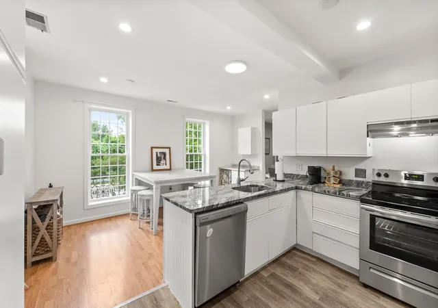 1st image of 104 Hartford Ave E #3, Uxbridge, MA 01569 | MLS# 73558097