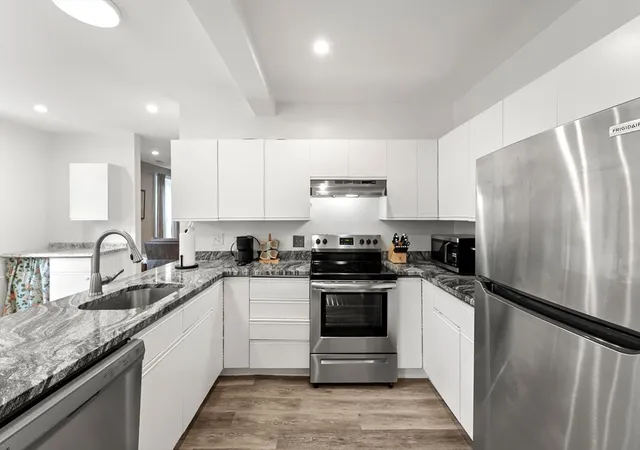 2nd image of 104 Hartford Ave E #3, Uxbridge, MA 01569 | MLS# 73558097