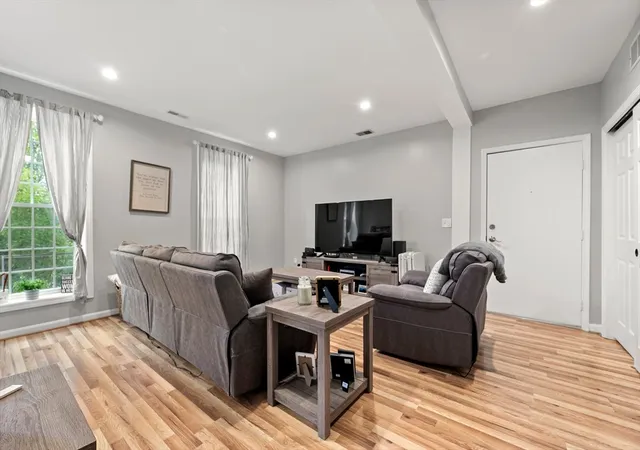 5th image of 104 Hartford Ave E #3, Uxbridge, MA 01569 | MLS# 73558097