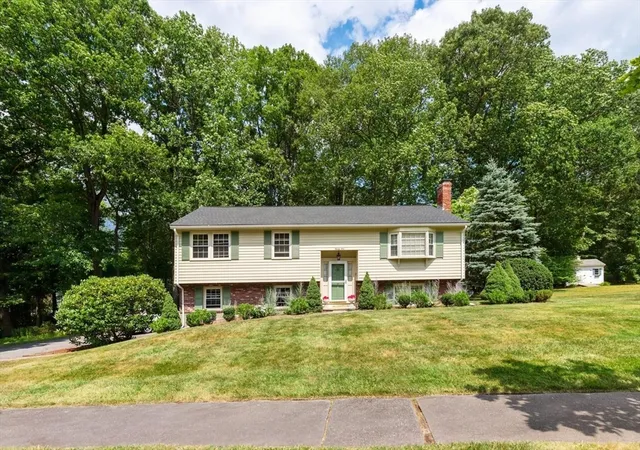 2nd image of 25 Lisa Lane, Reading, MA 01867 | MLS# 73555815