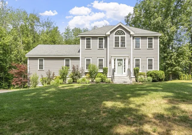 1st image of 95 Prescott St, Rutland, MA 01543 | MLS# 73556183