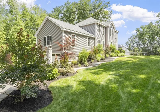 2nd image of 95 Prescott St, Rutland, MA 01543 | MLS# 73556183