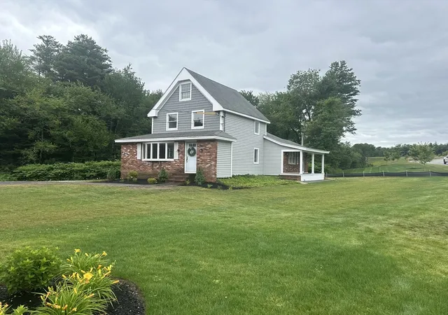 1st image of 865 Salem St, Groveland, MA 01834 | MLS# 73540521