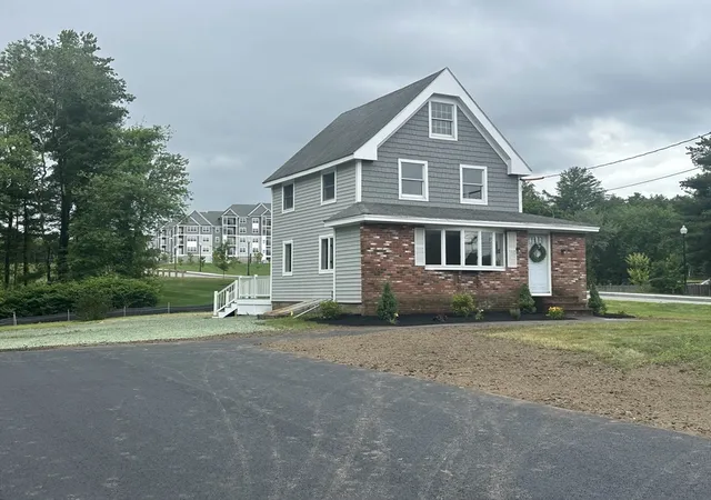 2nd image of 865 Salem St, Groveland, MA 01834 | MLS# 73540521