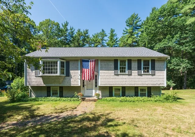 1st image of 88 Upland Rd, Plympton, MA 02367 | MLS# 73549759