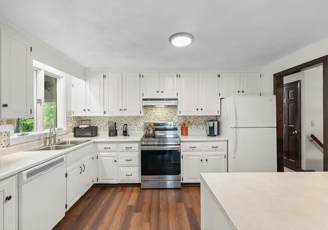 4th image of 88 Upland Rd, Plympton, MA 02367 | MLS# 73549759
