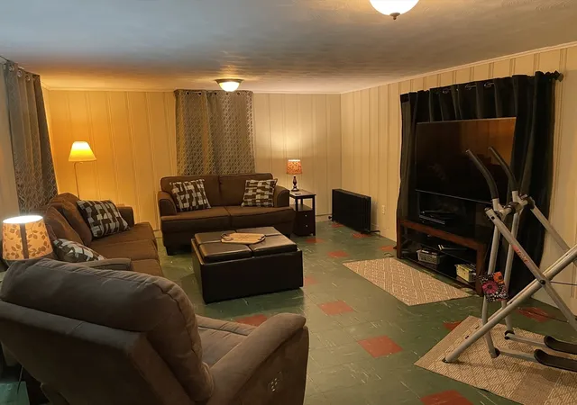30th image of 6 Meadowbrook Rd, Springfield, MA 01128 | MLS# 73568061