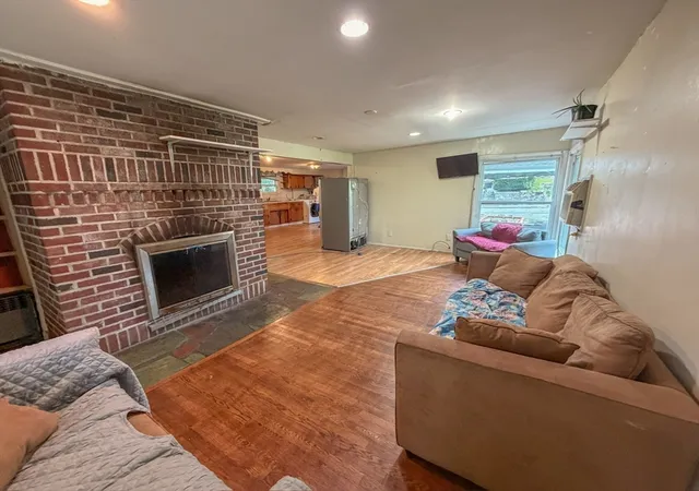 4th image of 32 Oliver St, Lowell, MA 01854 | MLS# 73548280