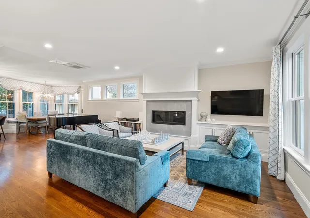 3rd image of 39 Hammond St, Cambridge, MA 02138