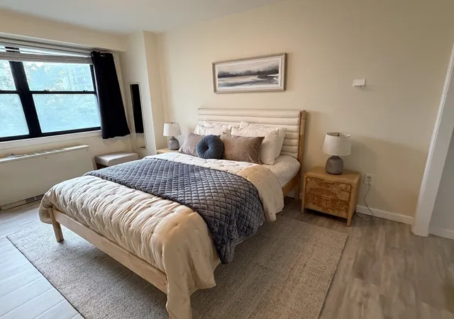 2nd image of 9 Hawthorne Pl #7H, Boston, MA 02114 | MLS# 73557393