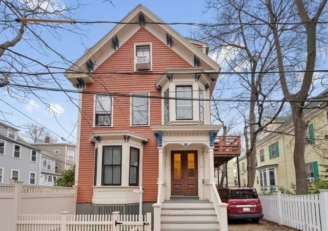 2nd image of 29 Sacramento St, Cambridge, MA 02138