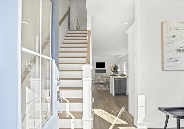 2nd image of 20 Chartwell #48, Worcester, MA 01609 | MLS# 73559880